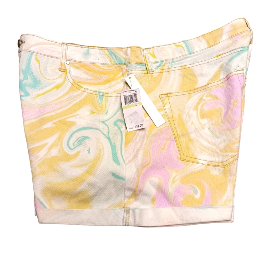 Tinseltown Shorts NWT